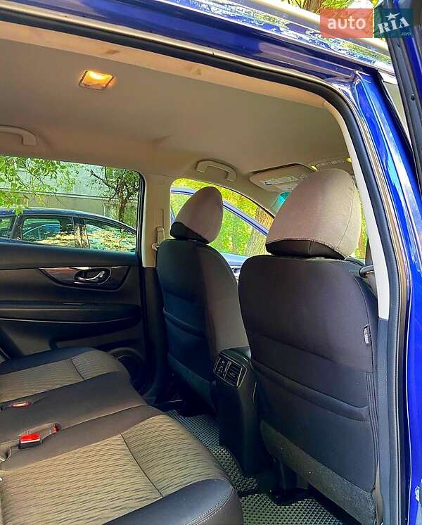 Позашляховик / Кросовер Nissan Rogue 2017 в Харкові