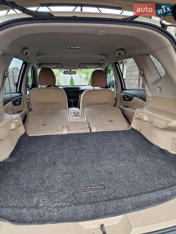 Позашляховик / Кросовер Nissan Rogue 2016 в Кам'янському