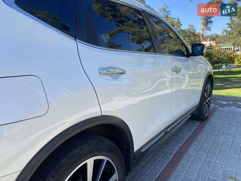 Внедорожник / Кроссовер Nissan Rogue 2019 в Ирпене