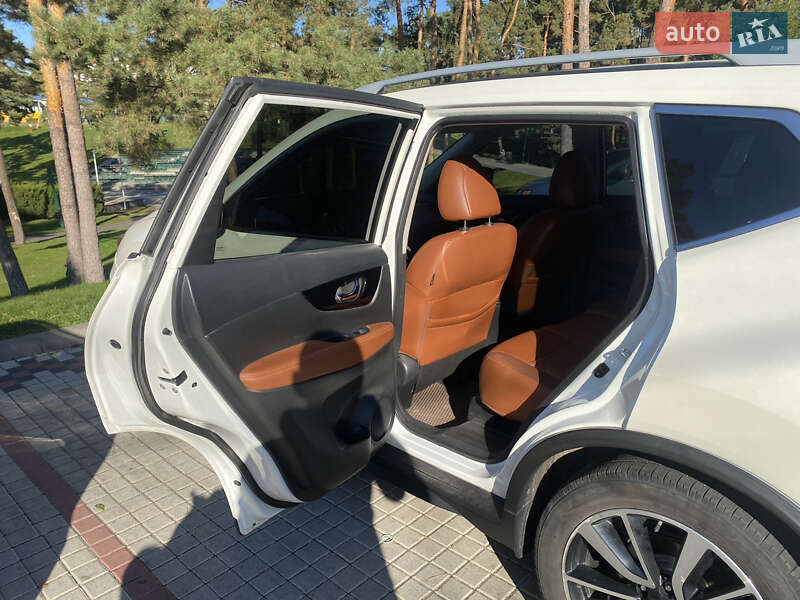 Внедорожник / Кроссовер Nissan Rogue 2019 в Ирпене