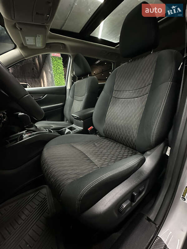 Позашляховик / Кросовер Nissan Rogue 2017 в Одесі