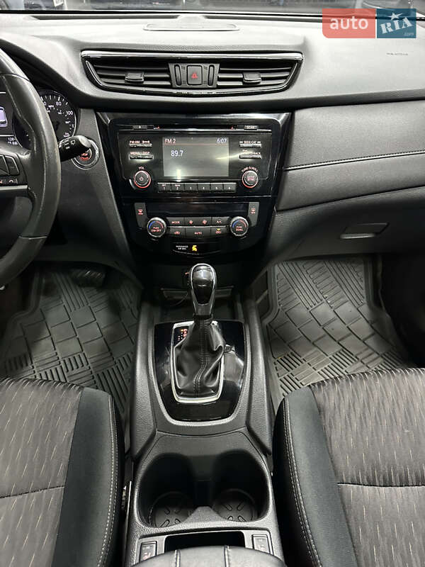 Позашляховик / Кросовер Nissan Rogue 2017 в Одесі