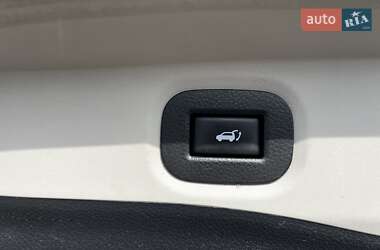 Позашляховик / Кросовер Nissan Rogue 2016 в 