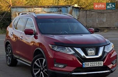 Внедорожник / Кроссовер Nissan Rogue 2017 в Кропивницком