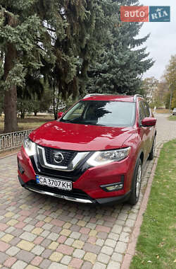 Внедорожник / Кроссовер Nissan Rogue 2017 в Полтаве