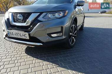 Внедорожник / Кроссовер Nissan Rogue 2018 в Добровеличковке