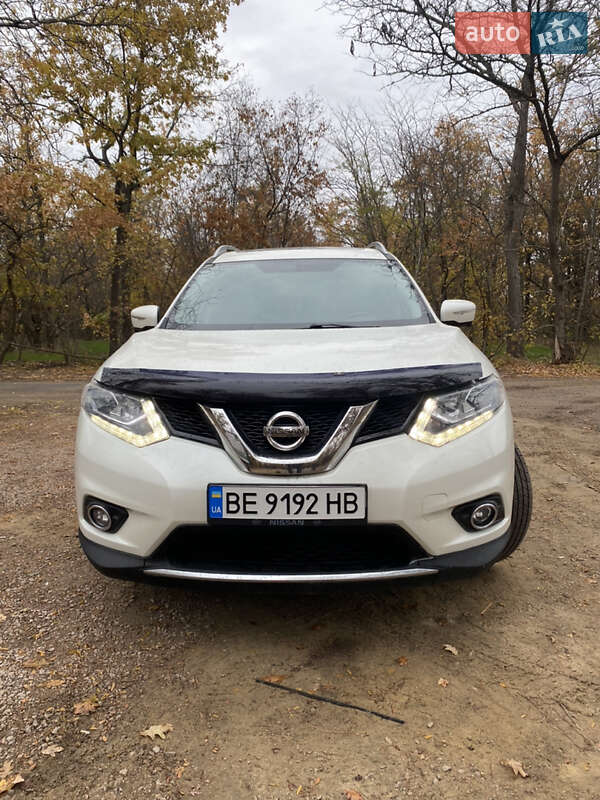 Позашляховик / Кросовер Nissan Rogue 2015 в Миколаєві