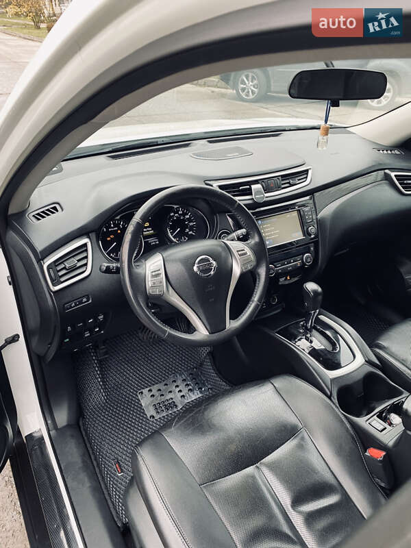 Позашляховик / Кросовер Nissan Rogue 2015 в Вараші фото 8 Позашляховик / Кросовер Nissan Rogue 2015 в Вараші