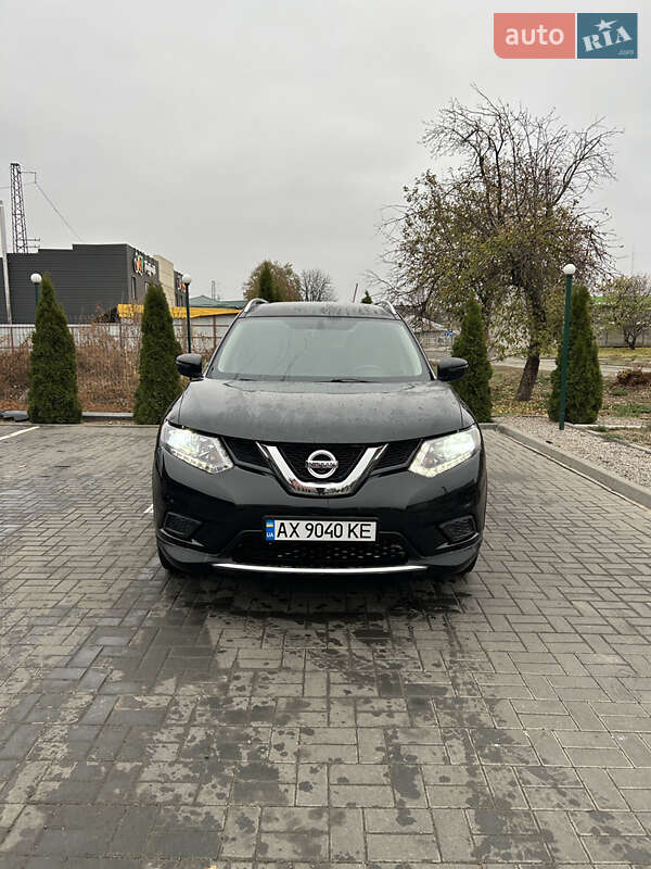 Внедорожник / Кроссовер Nissan Rogue 2015 в Лозовой