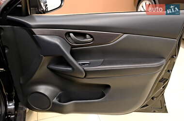 Внедорожник / Кроссовер Nissan Rogue 2019 в 