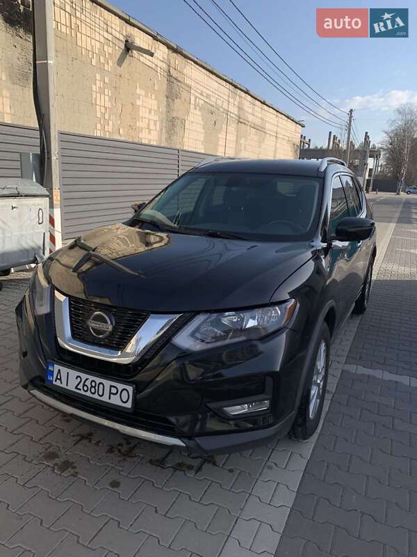 Внедорожник / Кроссовер Nissan Rogue 2017 в Киеве