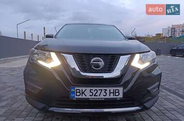 Внедорожник / Кроссовер Nissan Rogue 2017 в Ровно