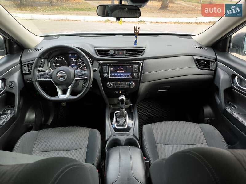Позашляховик / Кросовер Nissan Rogue 2020 в Харкові