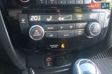 Внедорожник / Кроссовер Nissan Rogue 2017 в 