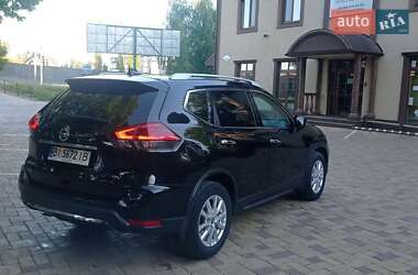 Внедорожник / Кроссовер Nissan Rogue 2017 в 