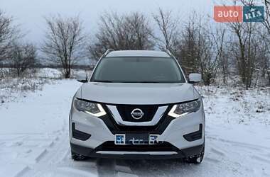 Внедорожник / Кроссовер Nissan Rogue 2017 в Тернополе