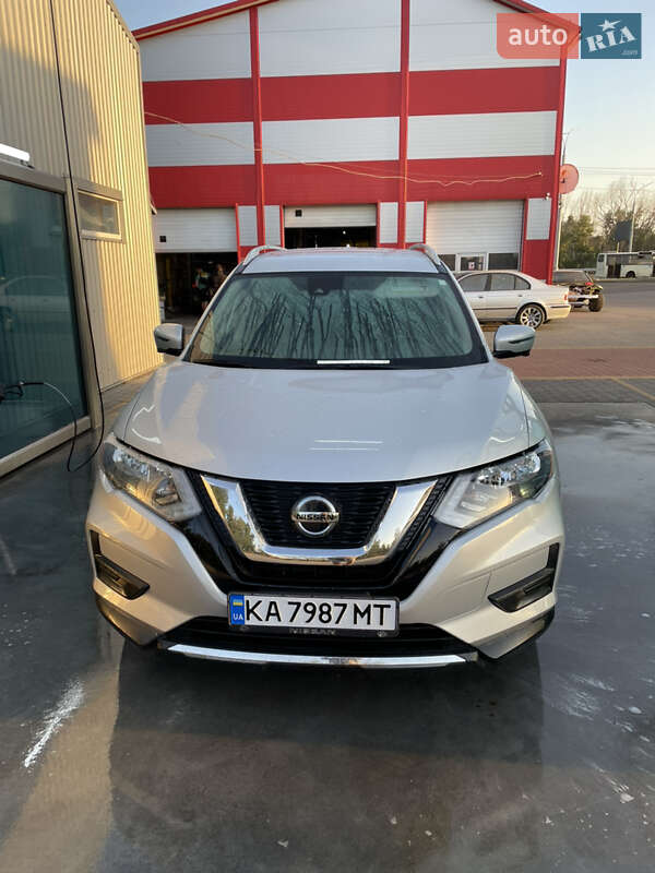 Позашляховик / Кросовер Nissan Rogue 2020 в Києві