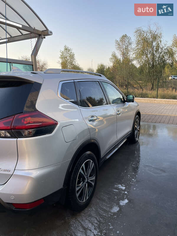 Позашляховик / Кросовер Nissan Rogue 2020 в Києві