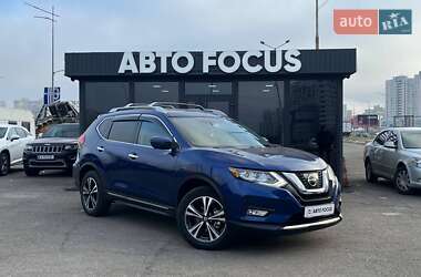 Внедорожник / Кроссовер Nissan Rogue 2017 в Киеве