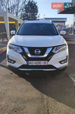 Внедорожник / Кроссовер Nissan Rogue 2016 в Мукачево