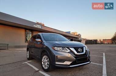 Внедорожник / Кроссовер Nissan Rogue 2017 в Львове