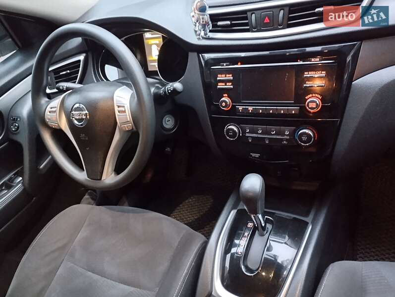 Позашляховик / Кросовер Nissan Rogue 2016 в Ірпені