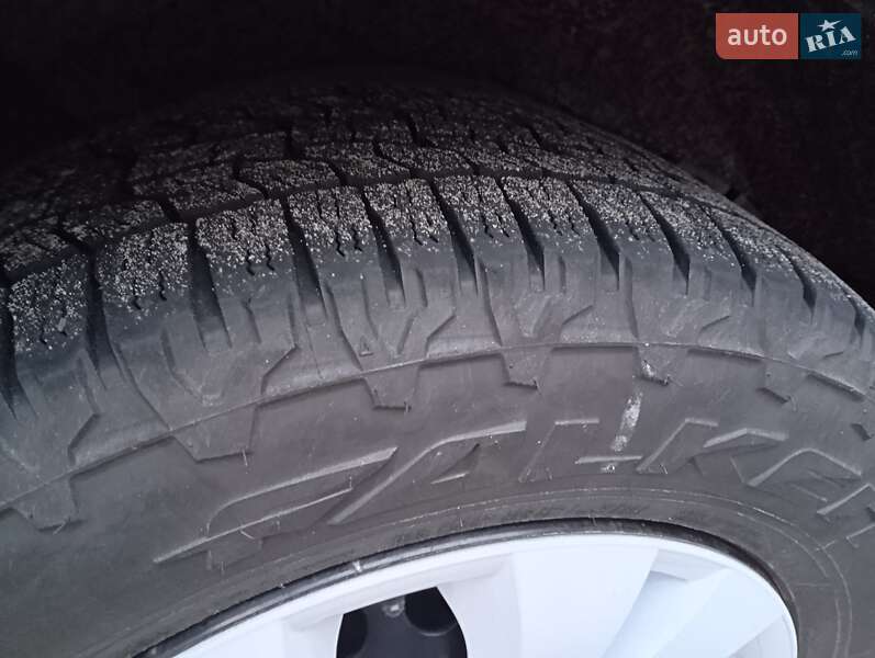 Позашляховик / Кросовер Nissan Rogue 2016 в Ірпені