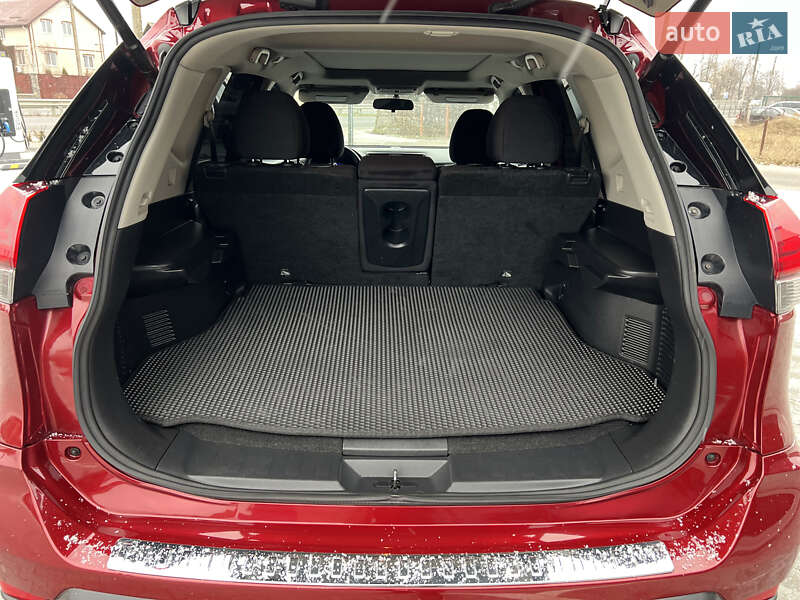 Внедорожник / Кроссовер Nissan Rogue 2018 в Виннице
