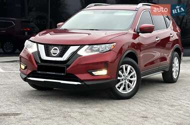 Внедорожник / Кроссовер Nissan Rogue 2018 в 