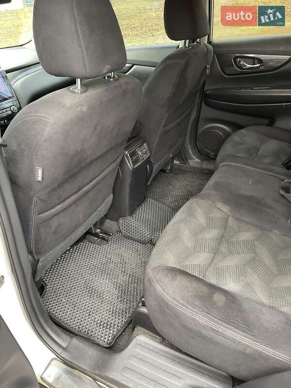 Позашляховик / Кросовер Nissan Rogue 2014 в Кривому Розі