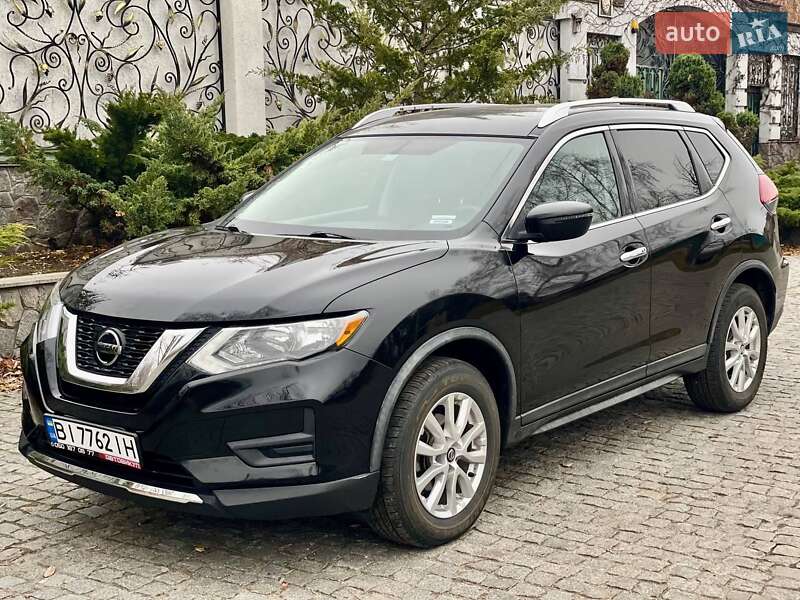 Позашляховик / Кросовер Nissan Rogue 2017 в Полтаві