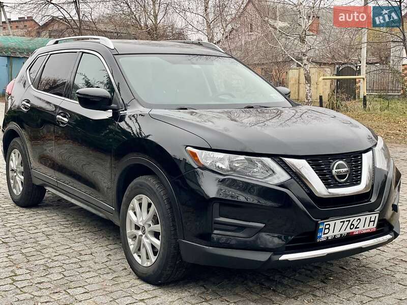 Внедорожник / Кроссовер Nissan Rogue 2017 в Полтаве