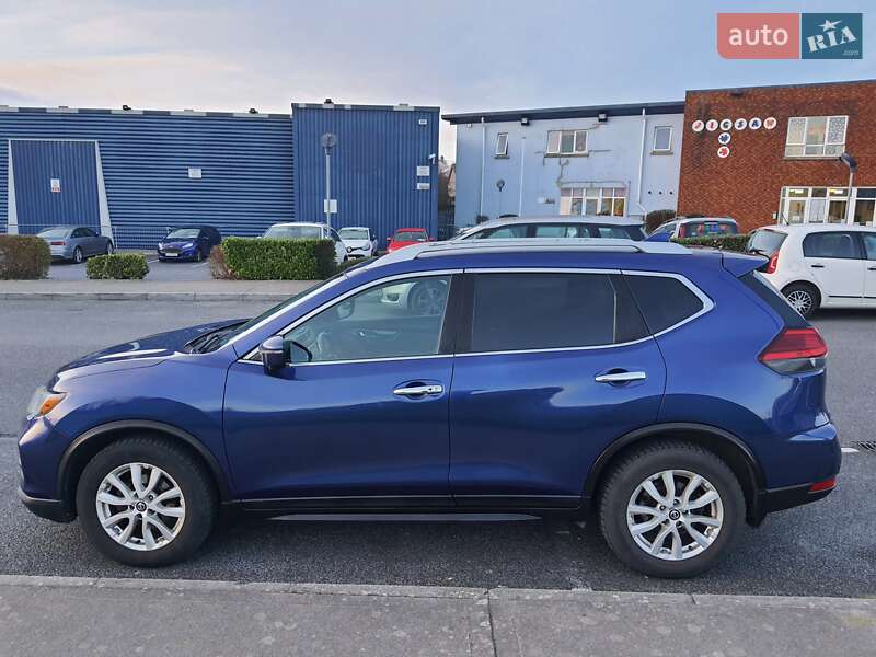 Внедорожник / Кроссовер Nissan Rogue 2017 в Межгорье
