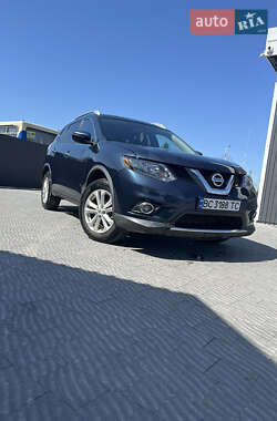 Позашляховик / Кросовер Nissan Rogue 2016 в Львові