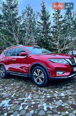 Позашляховик / Кросовер Nissan Rogue 2017 в Львові