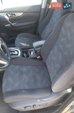 Внедорожник / Кроссовер Nissan Rogue 2016 в 