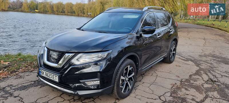 Внедорожник / Кроссовер Nissan Rogue 2019 в Ровно