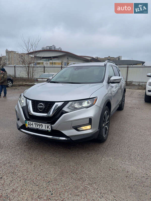 Внедорожник / Кроссовер Nissan Rogue 2019 в Киеве