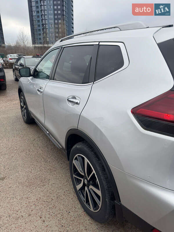 Внедорожник / Кроссовер Nissan Rogue 2019 в Киеве