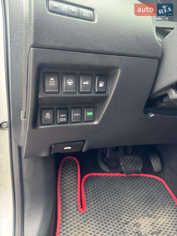 Внедорожник / Кроссовер Nissan Rogue 2019 в Киеве