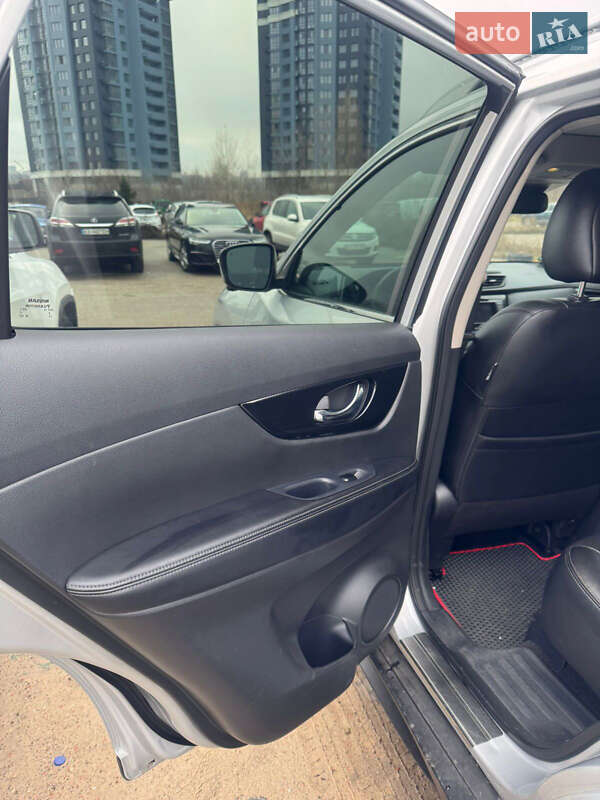 Внедорожник / Кроссовер Nissan Rogue 2019 в Киеве