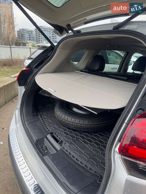 Внедорожник / Кроссовер Nissan Rogue 2019 в Киеве