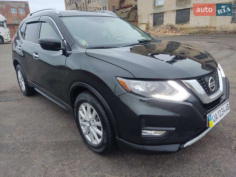 Внедорожник / Кроссовер Nissan Rogue 2019 в Яготине