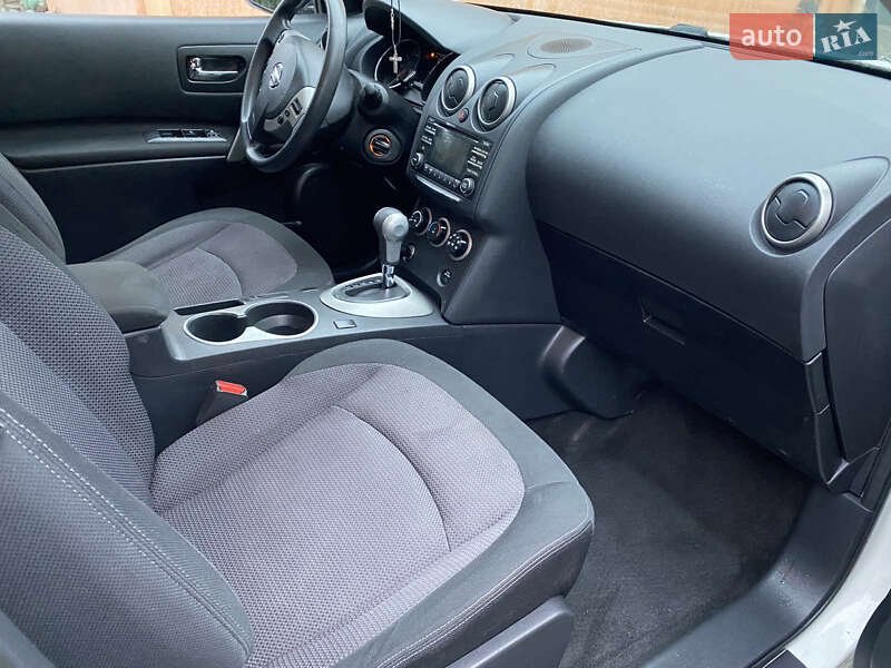 Внедорожник / Кроссовер Nissan Rogue 2012 в Стрые