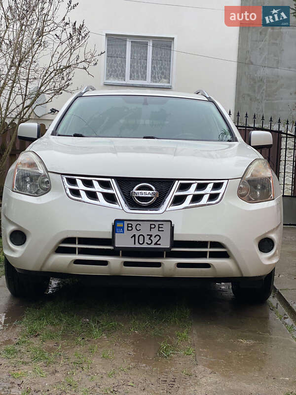 Внедорожник / Кроссовер Nissan Rogue 2012 в Стрые