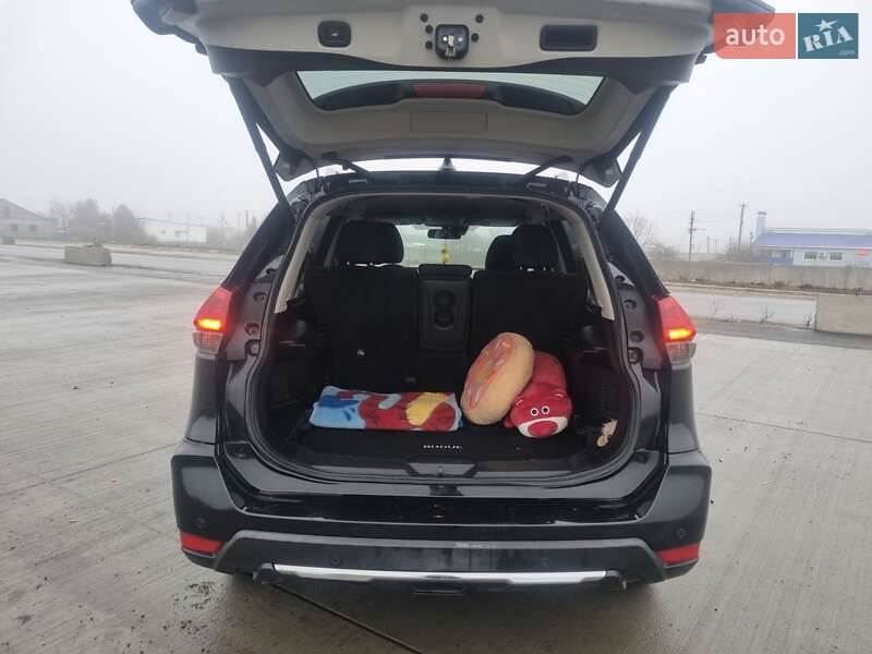Позашляховик / Кросовер Nissan Rogue 2018 в Полтаві