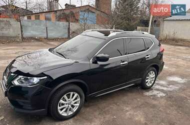 Позашляховик / Кросовер Nissan Rogue 2018 в Ромнах