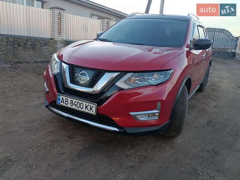 Позашляховик / Кросовер Nissan Rogue 2017 в Липовці