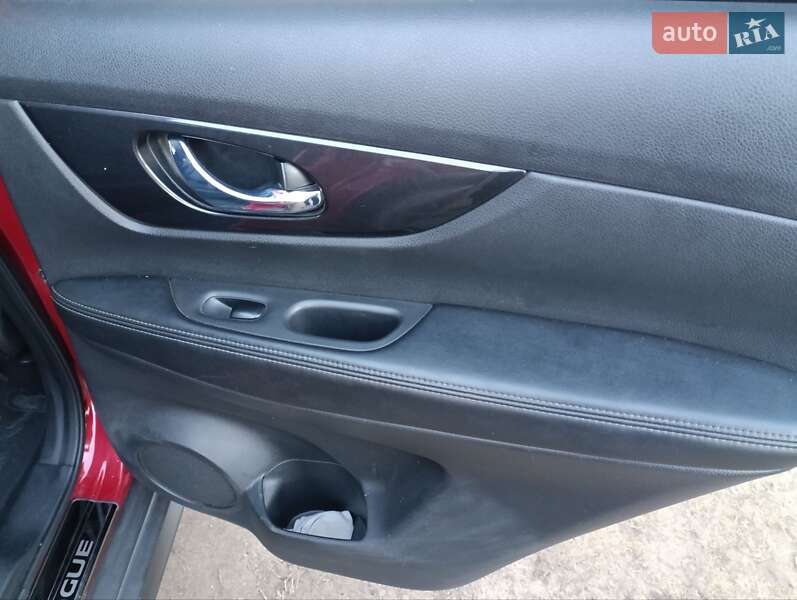 Позашляховик / Кросовер Nissan Rogue 2017 в Липовці