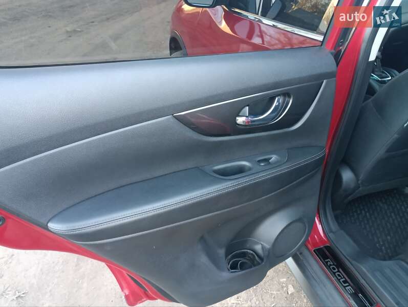 Позашляховик / Кросовер Nissan Rogue 2017 в Липовці